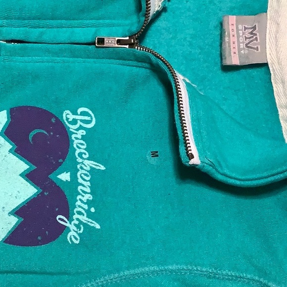 Female’s medium green sweatshirt. NWOT. - Picture 5 of 11